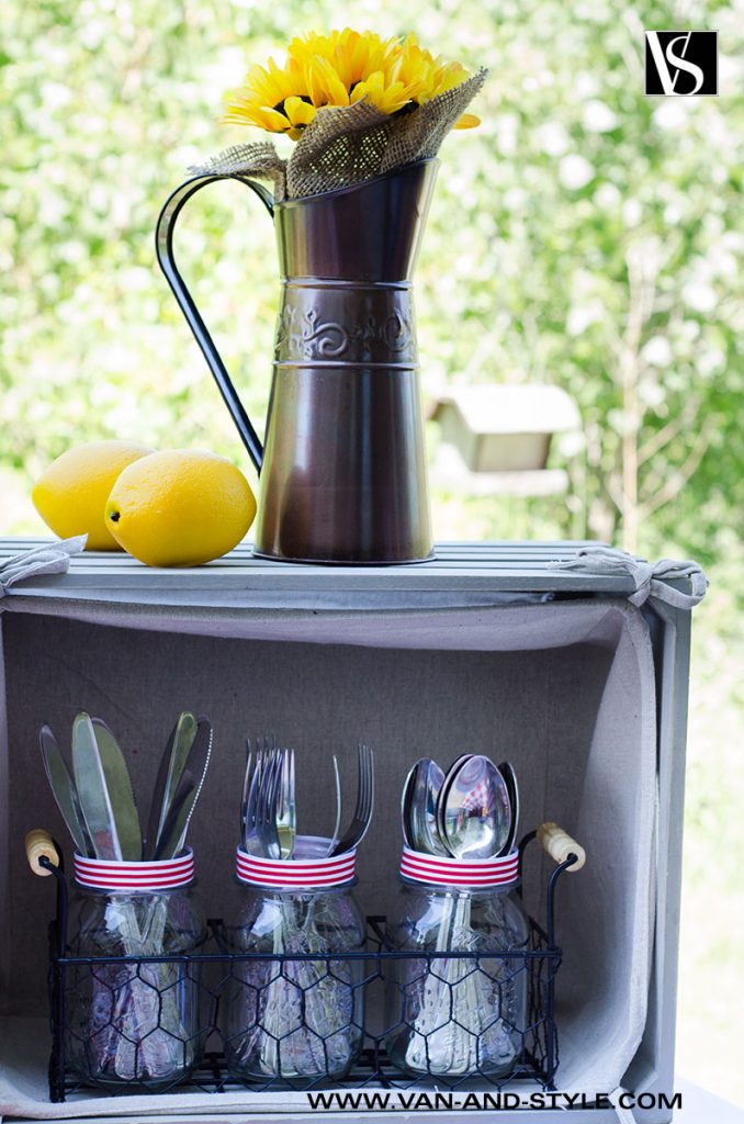 Table setting for a rustic barbecue